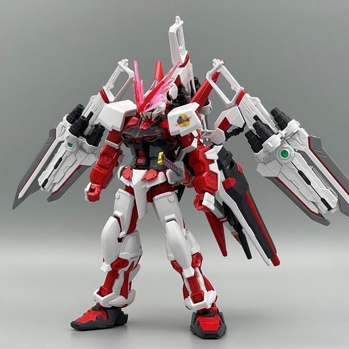 Model Kit Japan - Astray Red Frame Gundam Assembly Model