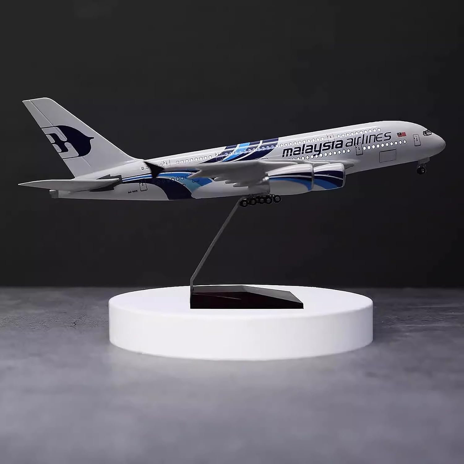 1:160 Scale Malaysia Airlines  - Model Kit Planes ulasan dan harga